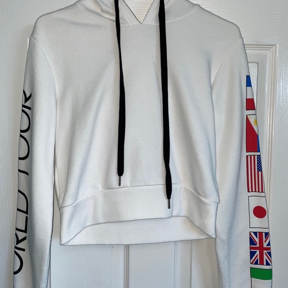 A white hoddie - Picture 2 of 3